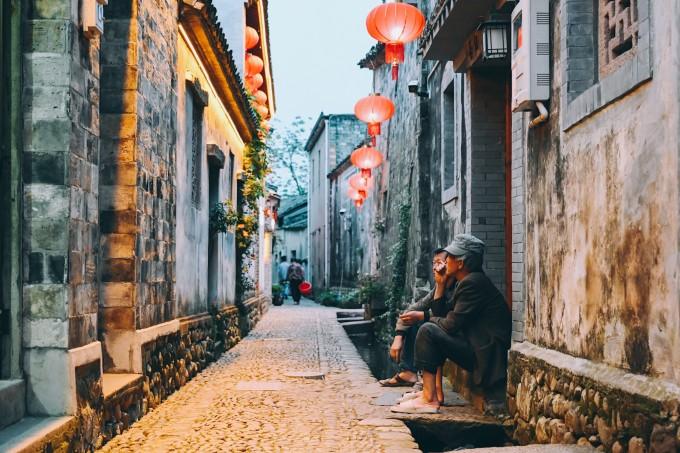血脂偏高的人,双腿可能出现这3个“表现”,若你有,要多留心了